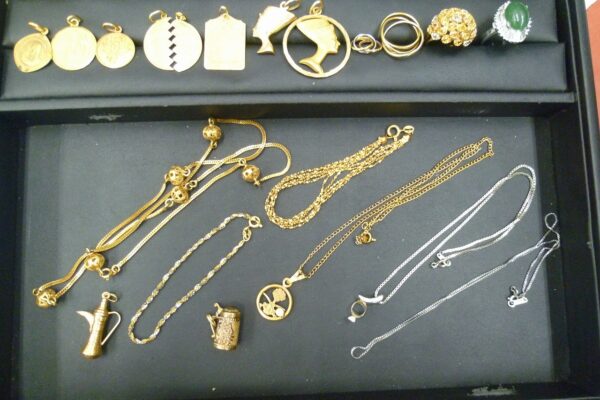 「蒲原からのお問い合わせで貴金属を大量にお売り頂きました　沼津の金のクマ」全部で100グラム超え