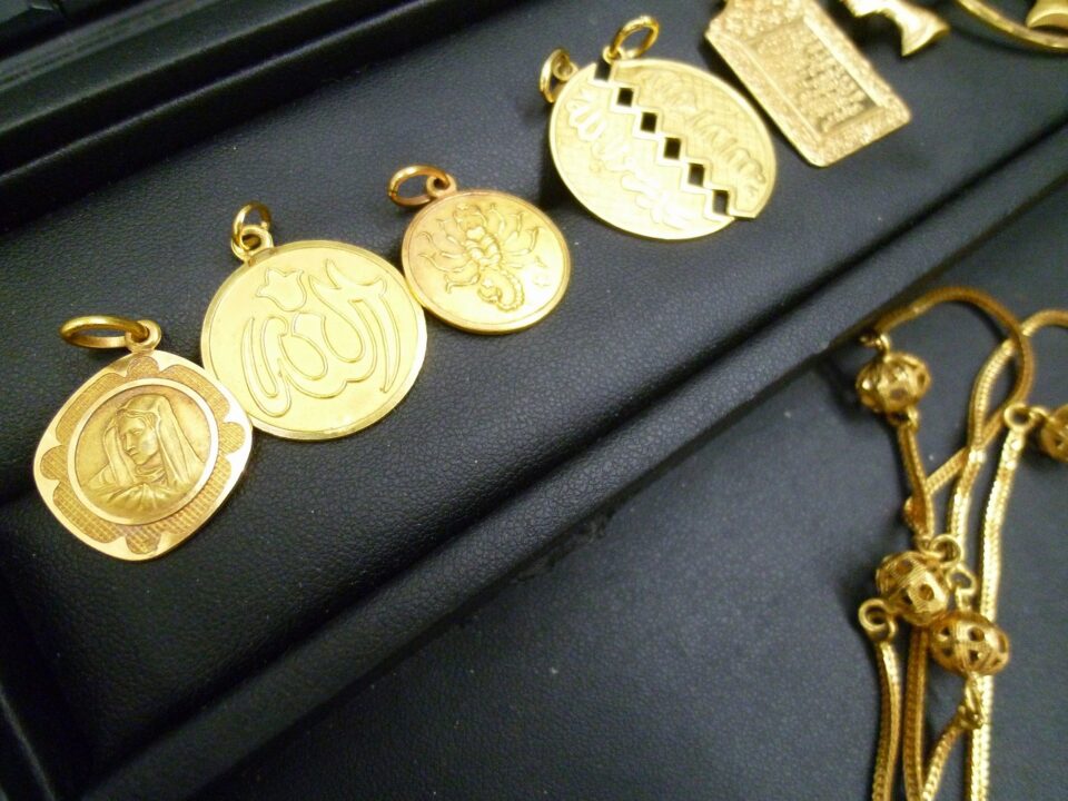 「蒲原からのお問い合わせで貴金属を大量にお売り頂きました　沼津の金のクマ」全部で100グラム超え