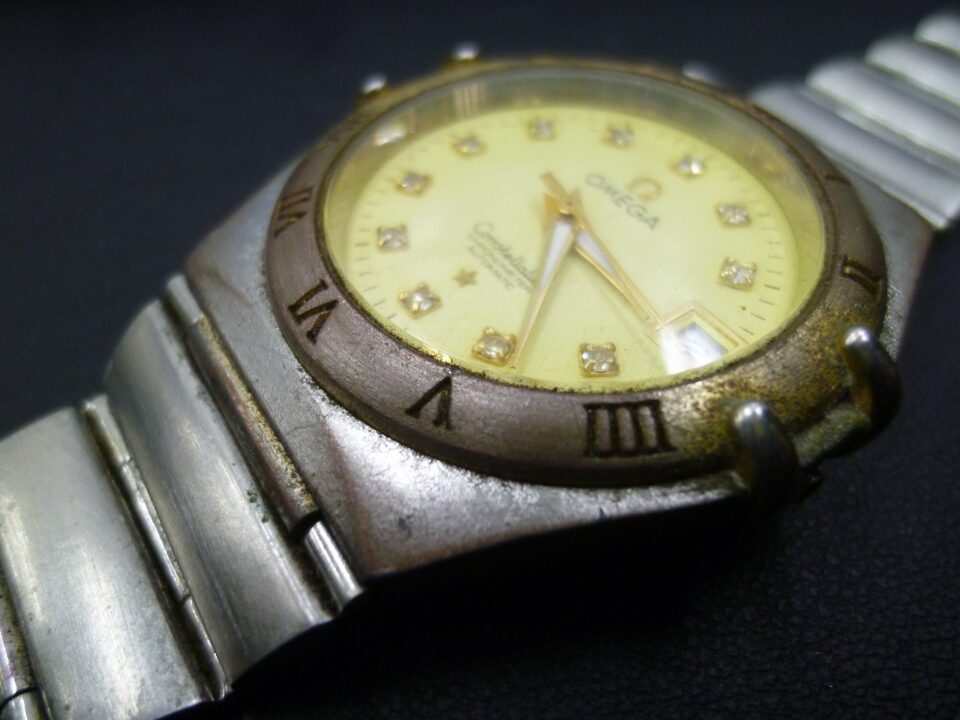 「壊れたオメガの時計を買い取りました　沼津の金のクマ」　ベルトやリューズが破損していてもOK！