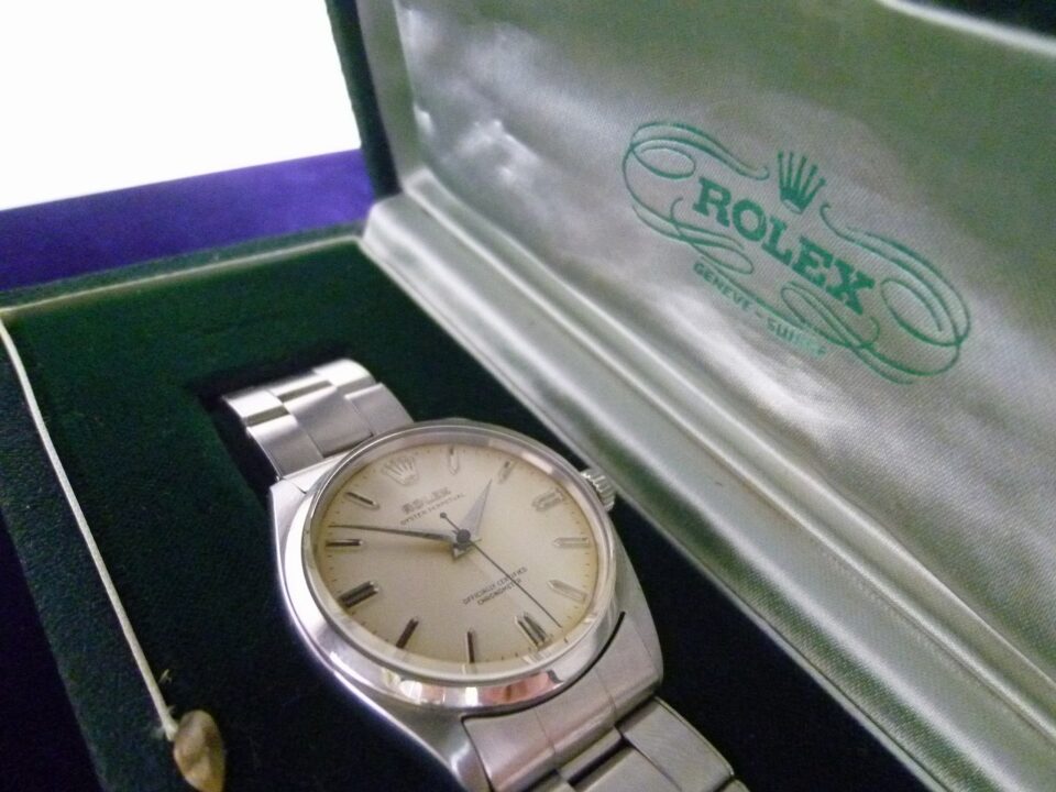 「年代物のロレックスをお買い取り　沼津の金のクマ」2か月前の来店からの再来店のお客様でした