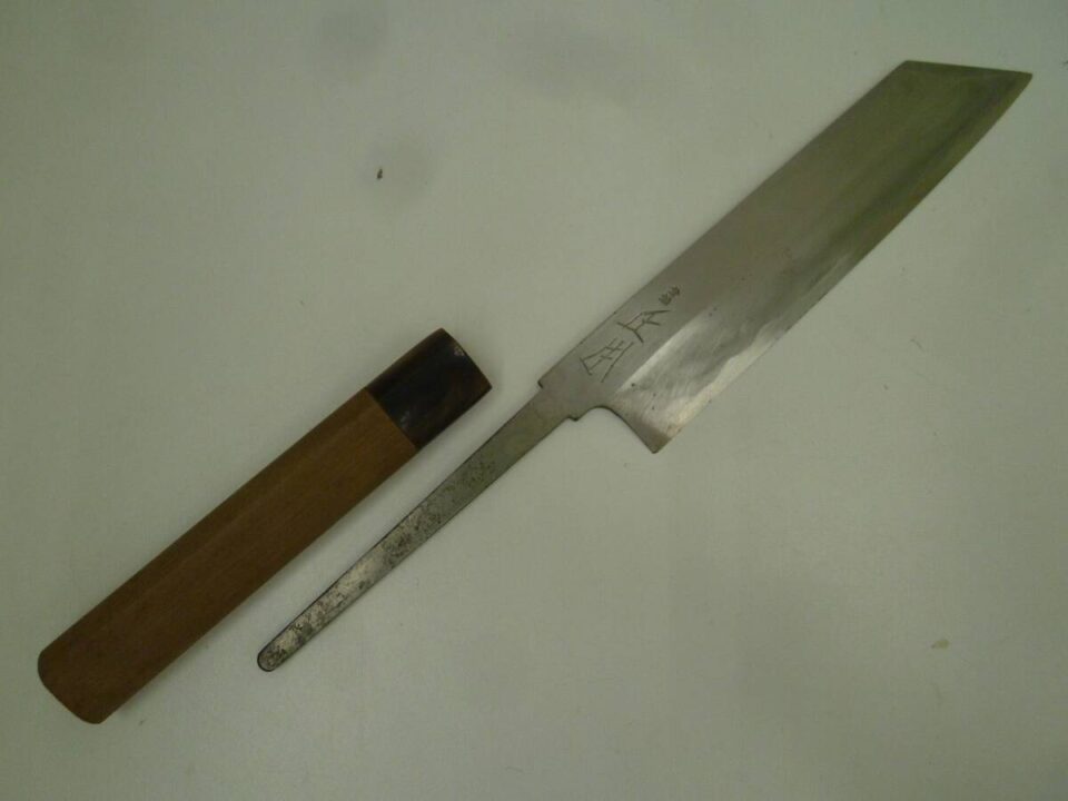 「包丁の買い取りも大歓迎です♪　沼津の金のクマ」　プロ・職人の方が使う道具は品質が違います