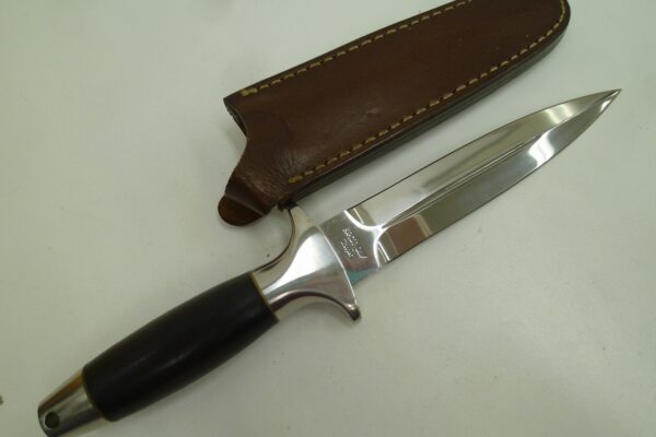 「包丁だけでなく、　ナイフの買い取りもOKです　沼津の金のクマ」　実は意外と多いのかも？？？