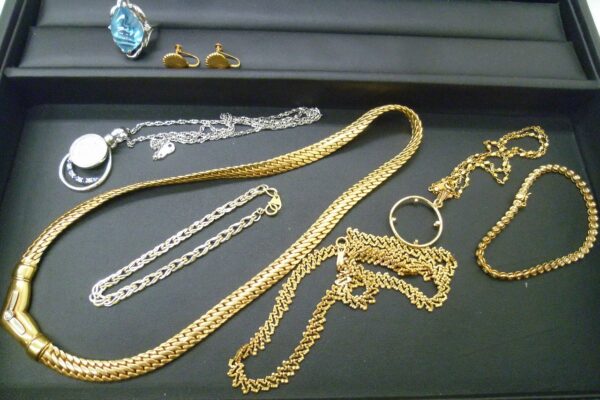 「金銀プラチナ揃って上昇して過去最高クラス　沼津の金のクマ」数年前とは大違いの金額になりますね♪