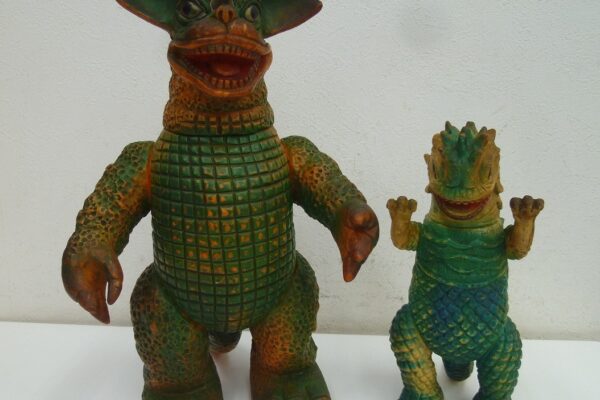 「当時物　昭和時代のソフビ人形をお買い取り　沼津の金のクマ」ウルトラマンとゴジラに出ていました♪