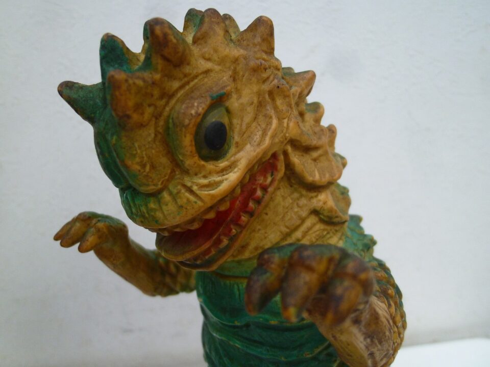 「当時物　昭和時代のソフビ人形をお買い取り　沼津の金のクマ」ウルトラマンとゴジラに出ていました♪