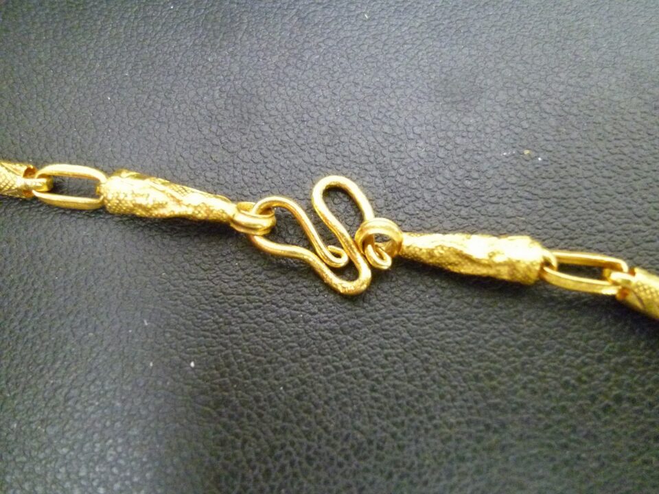 「金のアクセサリーは国によって純度が高いものあります　沼津の金のクマ」タイのものはアツいですね♪