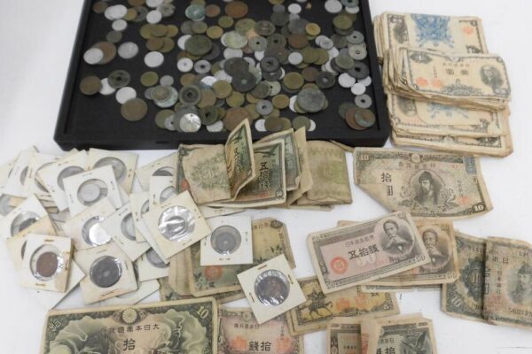 「古銭の査定や買い取りもお任せ下さい　沼津の金のクマ」　古い家の掃除で出て来る事が多いですね