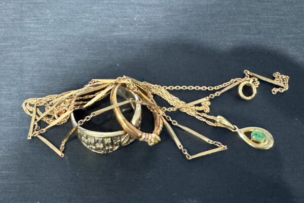 姶良市で貴金属、金の買取なら、買取専門金のクマ姶良店へ