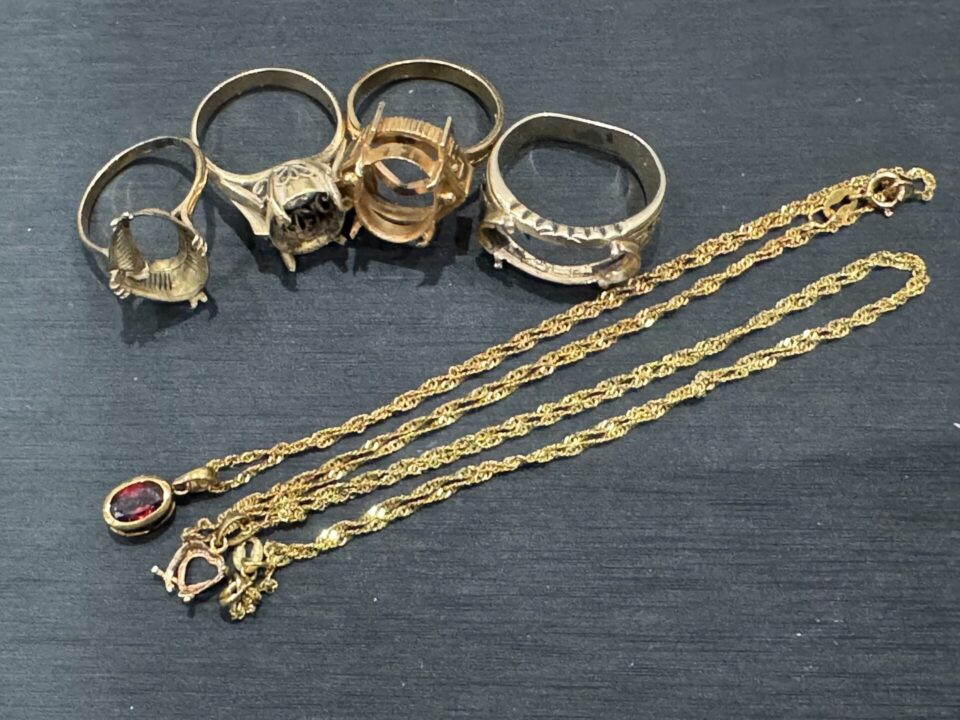 姶良市で貴金属、18金の買取なら、買取専門金のクマ姶良店へ