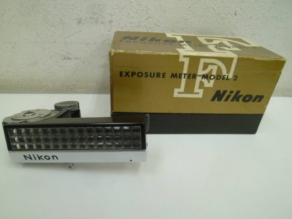 「カメラは本体やレンズ以外のパーツも金額付くものあります　沼津の金のクマ」　今回は露出計です♪