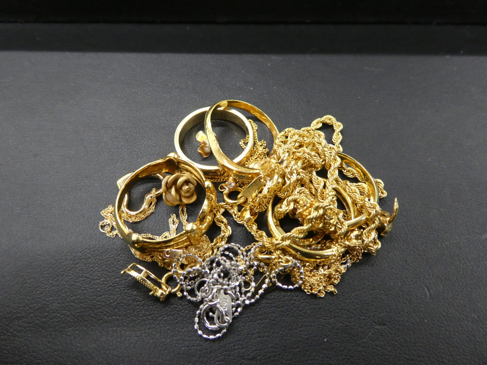 アクセサリー 指輪ネックレスまとめて 遺品整理 イミテーションメッキ