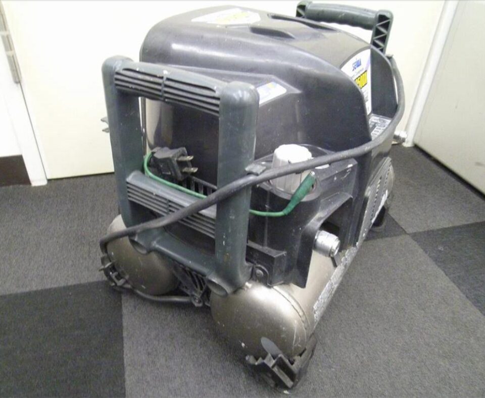 「コンプレッサーなどの電動工具の買い取りも大歓迎　沼津の金のクマ」　電動工具は意外と多いです♪