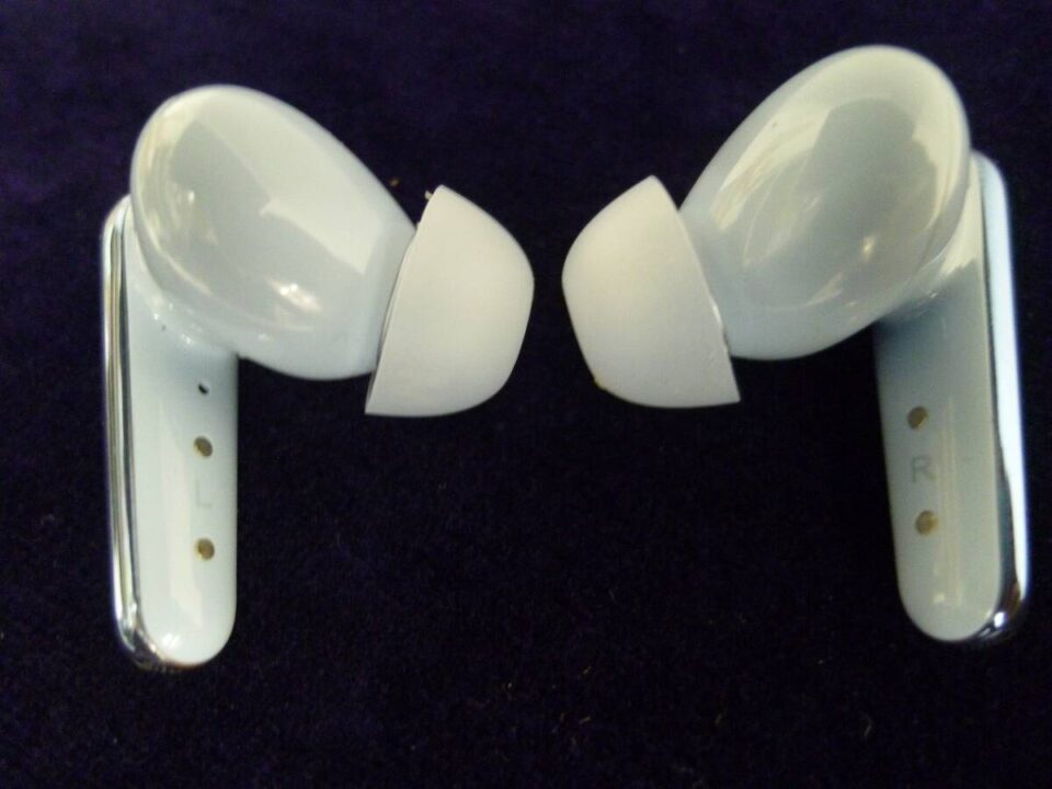 「Ankerのワイヤレスイヤホンをお買い取り 沼津の金のクマ」エアポッズ以外のイヤホンも大歓迎♪