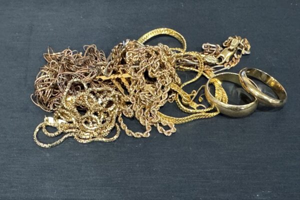 姶良市で貴金属、18金の買取なら、買取専門金のクマ姶良店へ