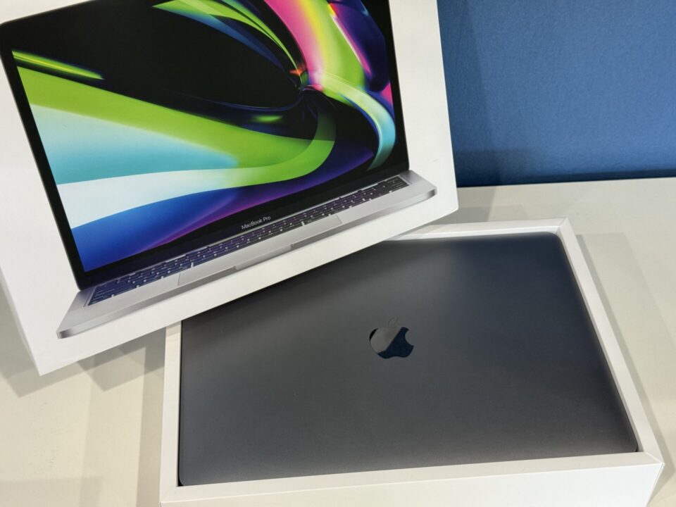 姶良市でノートPC、MacBookの買取、金のクマ姶良店