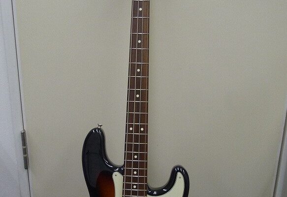 「フェンダーのエレキベースをお買い取り　沼津の金のクマ」　楽器の買い取りも大歓迎です