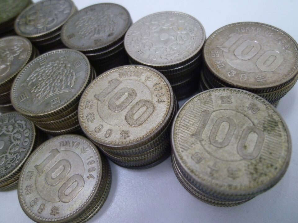 「古銭の査定もお気軽にどうぞ♪　沼津の金のクマ」　レア度じゃなく素材で昔より上がってるのあります