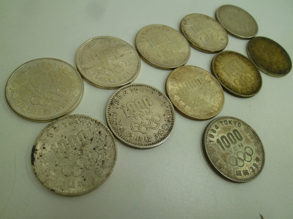 「古銭や記念硬貨って高く売れるの？？？　沼津の金のクマ」　素材の違いで高くなるものがあります
