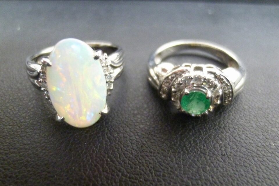 「プラチナリングを2点お買い取り　沼津の金のクマ」最近の貴金属相場は急騰・急落なく安定しています