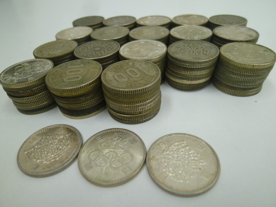 「古銭の査定もお気軽にどうぞ♪　沼津の金のクマ」　レア度じゃなく素材で昔より上がってるのあります