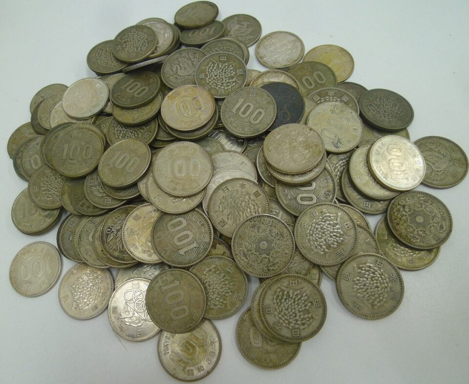 「古銭の査定もお気軽にどうぞ♪　沼津の金のクマ」　レア度じゃなく素材で昔より上がってるのあります