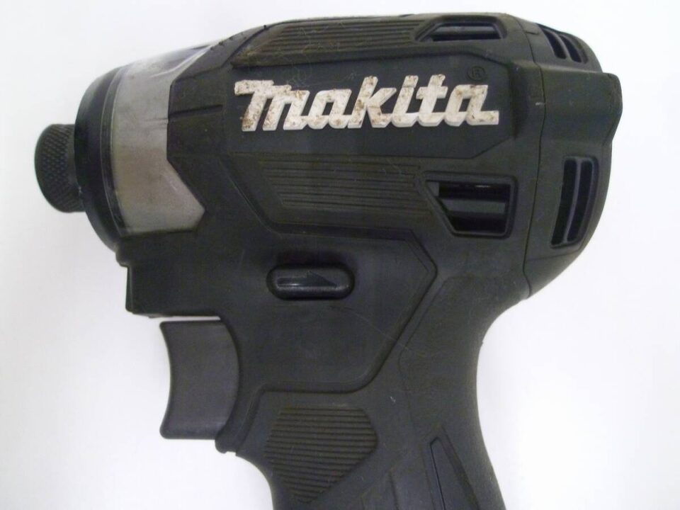 「業者さんからの持ち込み多数　電動工具の買い取りも大歓迎　沼津の金のクマ」中古も新品も大歓迎です