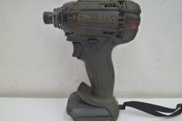 「業者さんからの持ち込み多数　電動工具の買い取りも大歓迎　沼津の金のクマ」中古も新品も大歓迎です