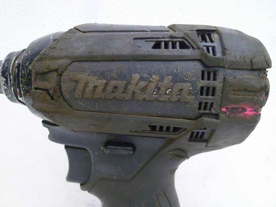 「業者さんからの持ち込み多数　電動工具の買い取りも大歓迎　沼津の金のクマ」中古も新品も大歓迎です