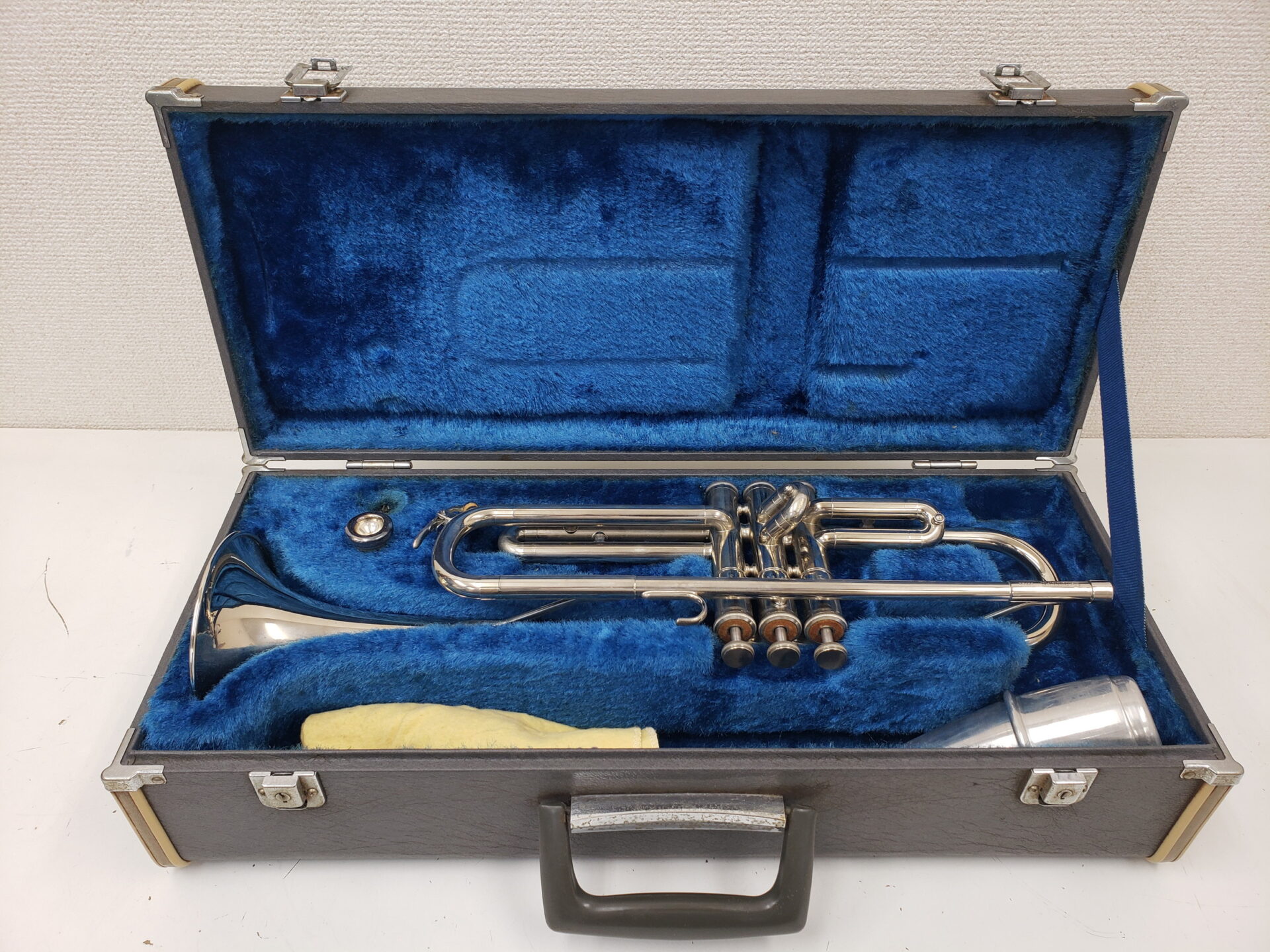 Nikkan YTR-135 トランペットケース付 ヤマハ YTR-135 YAMAHA Trumpet トランペット Case 金のクマ Hard with Color