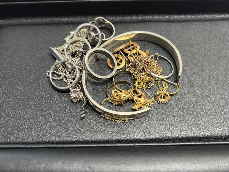 c*e様 遺品整理貴金属まとめ 金、プラチナ、シルバー、メッキなど。 鹿児島市 金 の 買取実績多数!!】金 プラチナ シルバー を売るなら 金