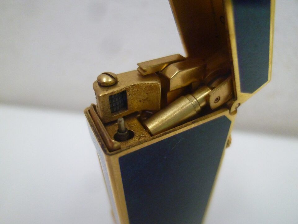 「ダンヒルのライターをお買い取り　沼津の金のクマ」掃除や片付けで出て来るのお宝は金だけじゃない♪