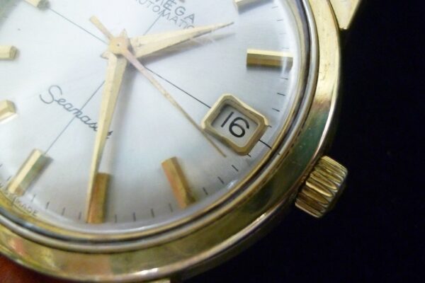「すごく古くて違うベルトに交換してるからダメですか？　沼津の金のクマ」どんな時計でも買取りOK♪