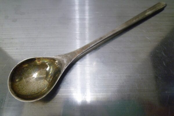 「気づかず銀食器を捨てているかも！？　沼津の金のクマ」　金やプラチナと比べて銀はわかりにくいかも