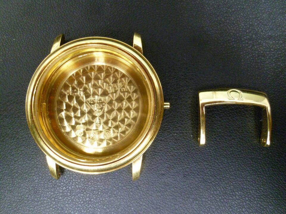 「オメガの金無垢時計のケース部分をお買い取り　沼津の金のクマ」尾錠は残念ながら金ではなかったです