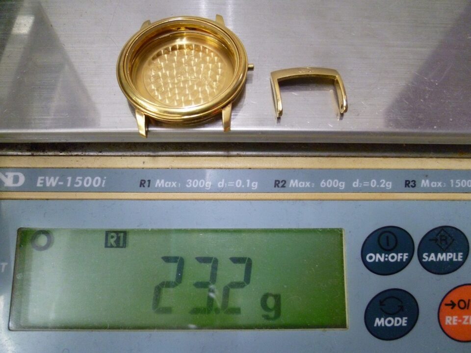 「オメガの金無垢時計のケース部分をお買い取り　沼津の金のクマ」尾錠は残念ながら金ではなかったです