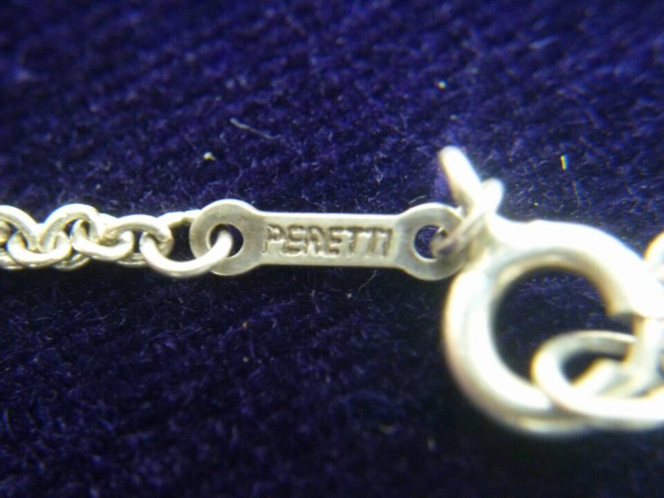 「ティファニーのシルバーネックレスをお買い取り 沼津の金のクマ」ティファニーのアクセは多いです♪