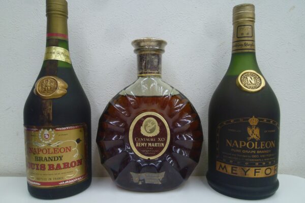 お酒の買い取りも大歓迎♪　沼津の金のクマ