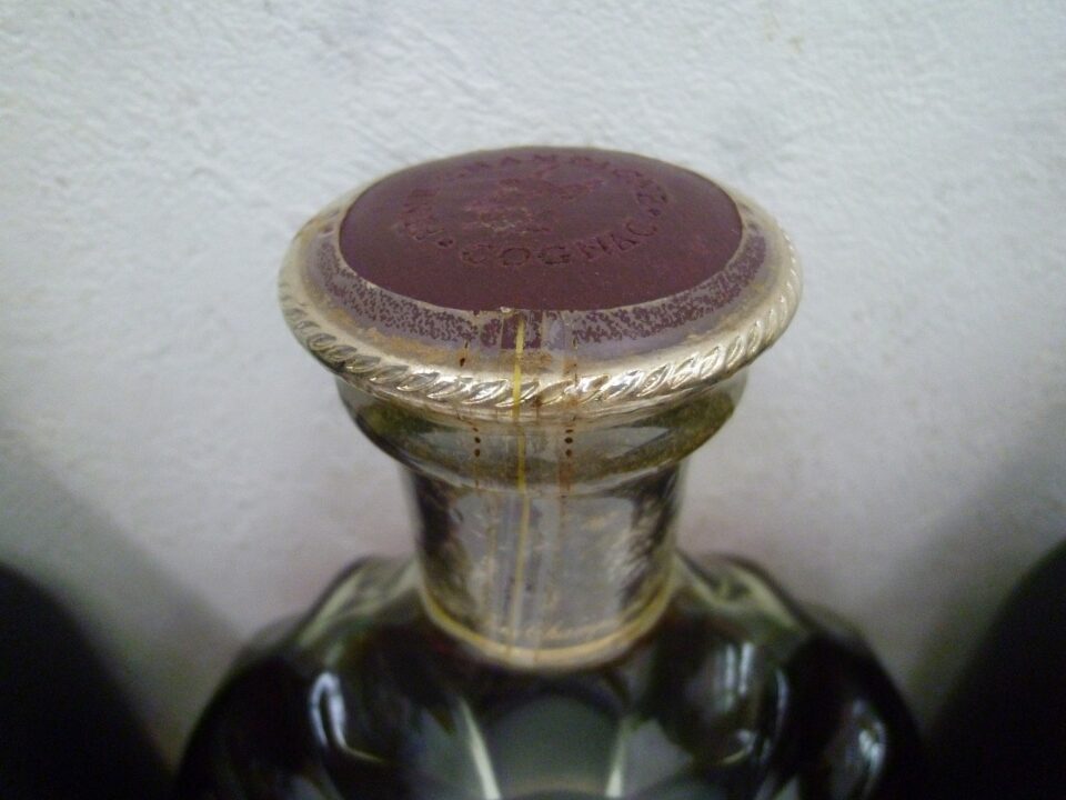 お酒の買い取りも大歓迎♪　沼津の金のクマ