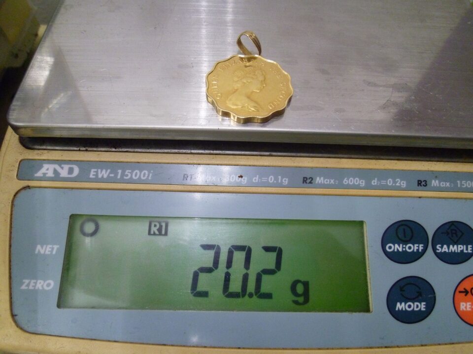 「沼津市 金買取」以前に査定でお持ち頂いた18金製のネックレストップをお買い取り♪