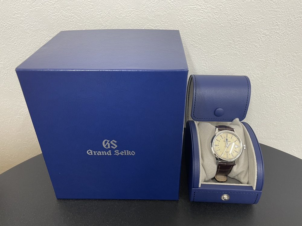 グランドセイコー SBGM221の純正外箱と専用ケース