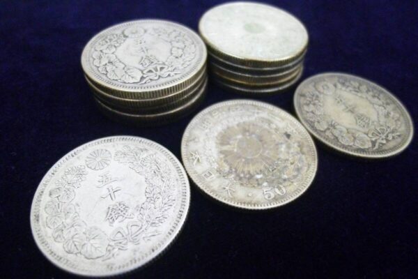 「沼津市」 古銭の買い取りも 金のクマ沼津店にお任せ♪　遺品整理や生前整理などで出て来る事が多いです